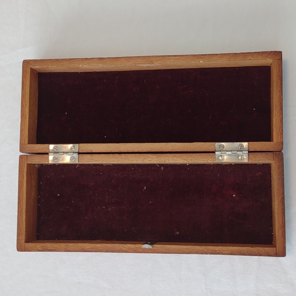 Wheeler & Wilson Sewing Machine Box - Picture 6 of 7